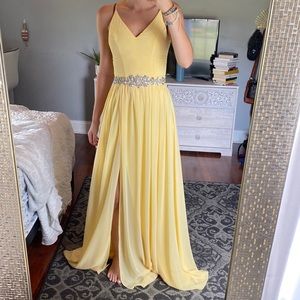 Yellow prom dress!